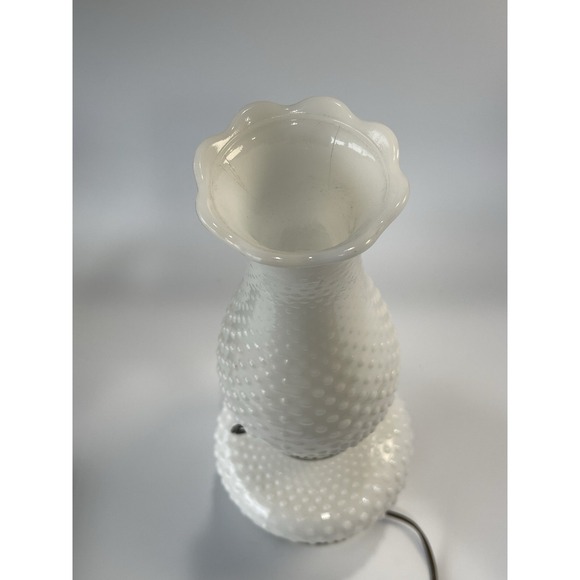 VTG Fenton Lamp Milk Glass Hobnail Underwriters laboratories Inc 17" Tall - Picture 5 of 14